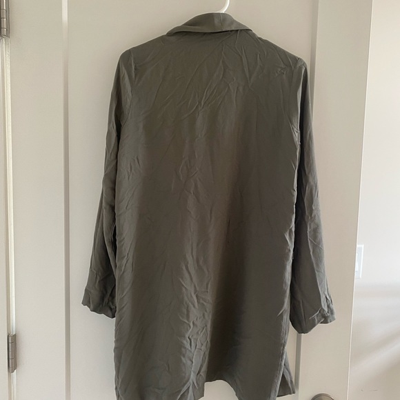 Forever 21 Cardigan Size Small - Picture 2 of 3